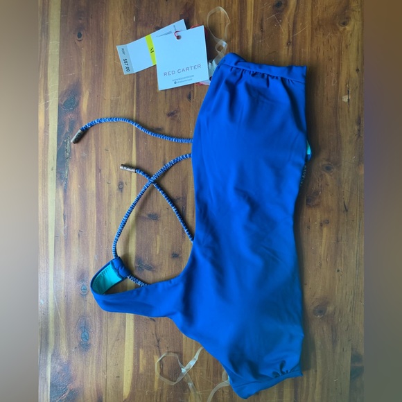 Red Carter Blue One-Shoulder Bikini Top 👙 - Picture 5 of 8
